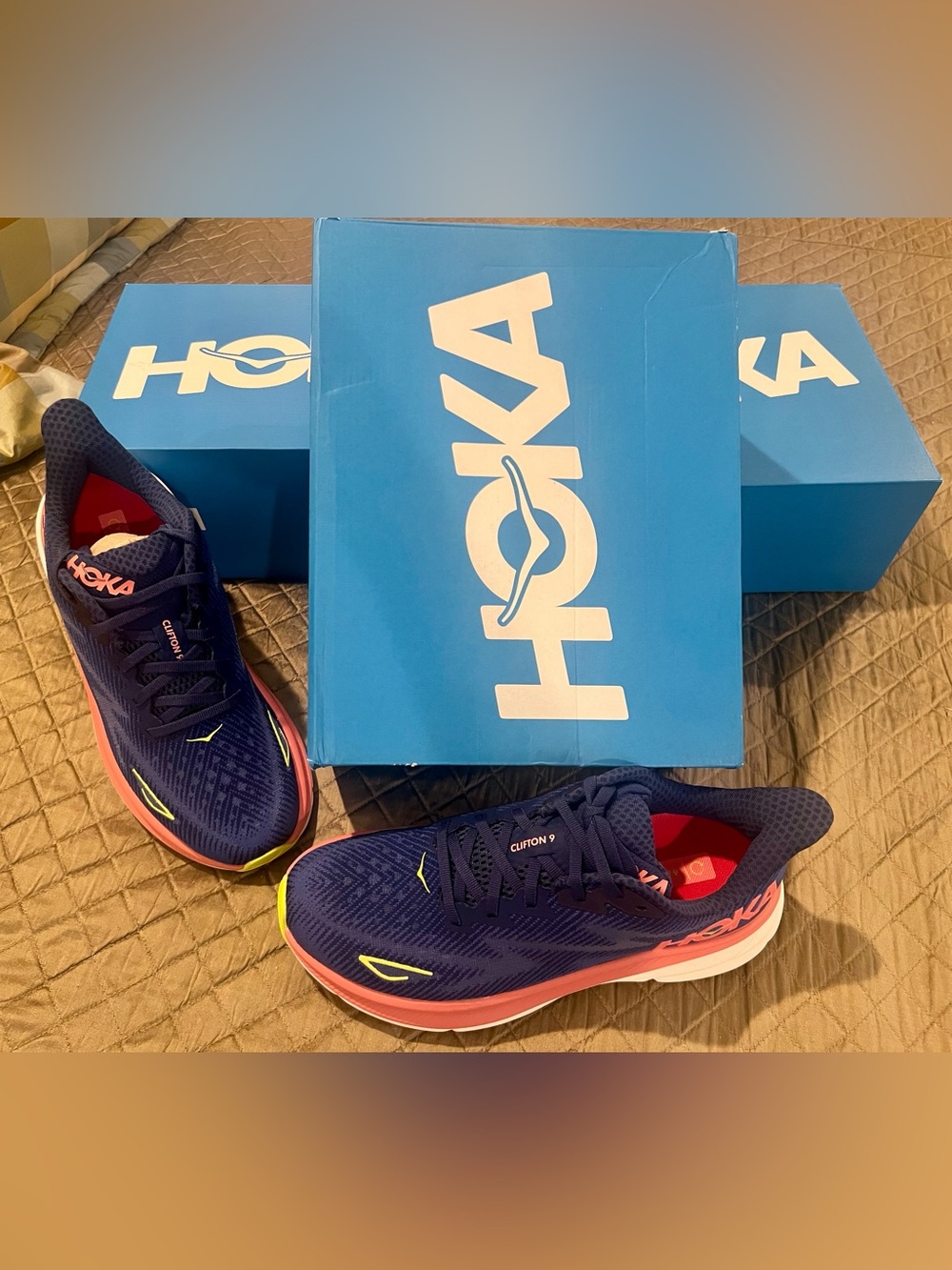 Hoka Women’s Navy & Coral Running Sneakers NWT in box - Picture 6 of 6